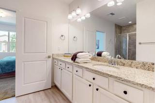 King Bed with Pool Access and Dog Friendly - 4