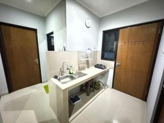 Omah Putih Homestay Jogja - 4