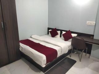 Hotel O Home Aditya Inn Suits Homestay - Ayodhya - 7