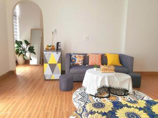 Sunflower room - Là Lá Homstay Vinhomes Grand Park - Gò Công - 0
