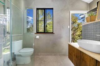 Tree top getaway in town! - 6