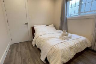 Modern Spacious 1BR minutes away from Main St - Vancouver - 4