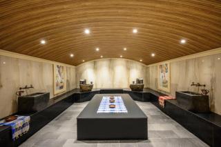 Oaks Hotel - 1