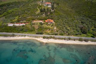 Beachfront villa with huge garden, 3br, Halkidiki - Nea Roda - 4