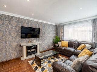 Cosy Home w Stylish Interior - PassTheKeys - Watford - 0