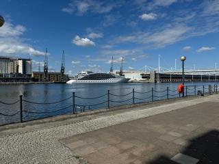 Waterfront double room with fireplace in the heart of Royal Docks - Londra - 1