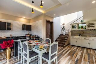 ELIVAAS Heaven in Hills Rockford 4 BHK Pet friendly villa with Pvt Pool - Udaipur - 9