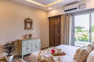 ELIVAAS Heaven in Hills Rockford 4 BHK Pet friendly villa with Pvt Pool - Udaipur - 1