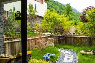 Summer Garden Hotel - Wolongguan - 3