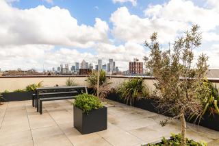 City View Spacious 2 bedroom Penthouse - London - 5