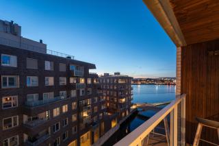 Central Seaside Apartment with Balcony by Opera - 0