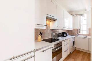 Modern 2 Bedroom Flat Near Queensway - 9