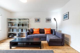 Stylish Chiswick Apartment with a Private Terrace - London - 0