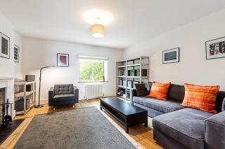 Stylish Chiswick Apartment with a Private Terrace - London - 9