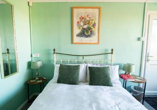 Broadstairs, Bays & Golf - Sleeps 2 - 6