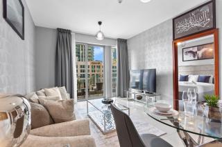 Iconic 1 Bed Apartment in the Heart of Downtown - 5