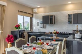 ELIVAAS Heaven in Hills Valora 6 BHK Pet friendly villa with Pvt Pool - Udaipur - 2