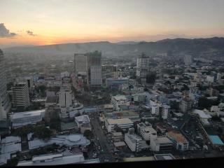 1 BR, 48th Floor of Horizon 101, corner with sea view and mountain view - Cebu City - 1