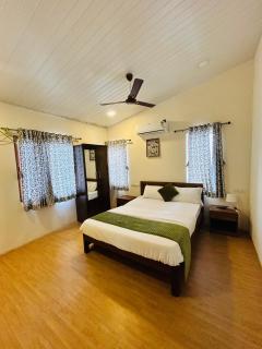 Wistaria Luxury Resort With Pool - 1