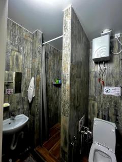 Hostel 5 Capsule Rooms & Comfort Rooms - 7