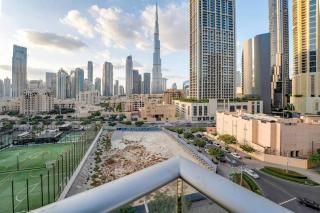 Elegance Above the Skyline Furnished 2-BR with Direct Burj Khalifa Panoramas by Petals Holiday Homes - 0