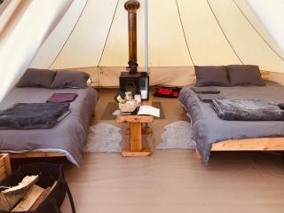 Glamping tent in a forest, lake view - 8