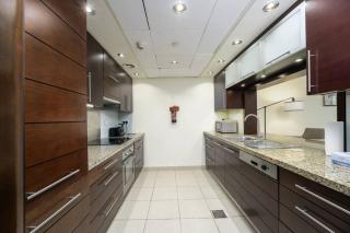 Elegance Above the Skyline Furnished 2-BR with Direct Burj Khalifa Panoramas by Petals Holiday Homes - 1