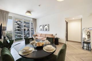 Chic 2 Bed Near Trade Centre with 5 Star Amenities - 8