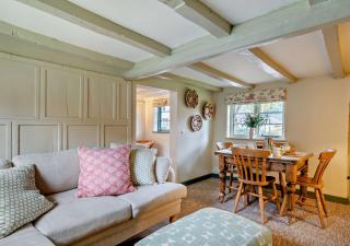 Oak Tree Thatched Cottage - Eccleshall - 3