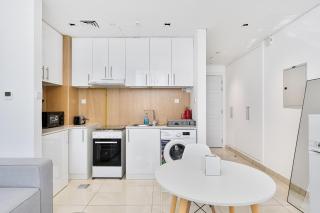 Lovely Studio with Pool and Gym - 4