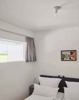 Urban Mountain Splitlevel with Lake View - 3