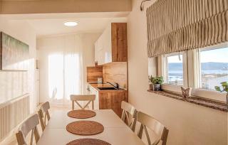 1 Bedroom Nice Apartment In Turanj - Turanj - 4