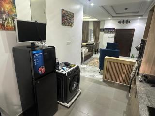 Luxury 3 bedroom Apartment in Surulere - Suru Lere - 2