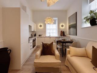Central Todmorden 2 Bedroom Apartment - 8