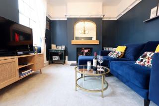 Spacious 2-Bed Cardiff Haven with Luxe Touches - 5
