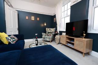 Spacious 2-Bed Cardiff Haven with Luxe Touches - 3