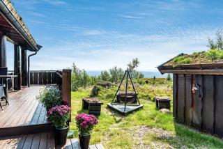 Family-Friendly Log Cabin With Panoramic View - Østby - 9