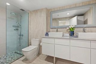 Revitalized Beachfront Villa - 8498-99 - 5