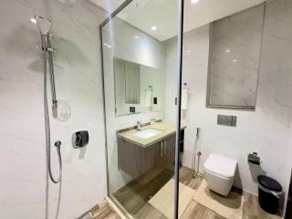 Quickstay Home 19 J One Stylish Modern Apartment - 2