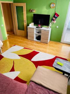 Yellow Moon Hostel&Apartment - 7