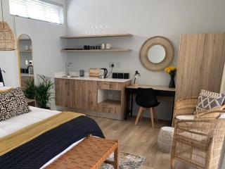 Constantia Winelands Lodge - Constantia - 8