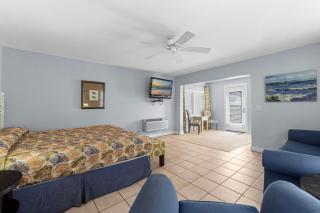 Salt Life Bungalow - Panama City Beach - 8