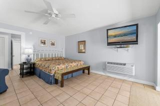 Salt Life Bungalow - Panama City Beach - 7