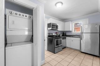 Salt Life Bungalow - Panama City Beach - 4
