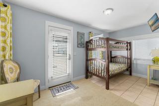 Salt Life Bungalow - Panama City Beach - 3
