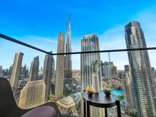 Modern High Rise 2BR Apartment with Burj Khalifa Views, Steps from Dubai Opera and Near Dubai Mall - 0