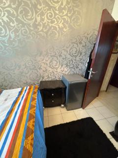 La-vida room - Females only - 3