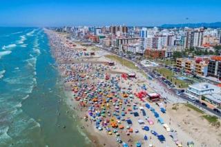 Belo apartamento próximo á praia com garagem - 9