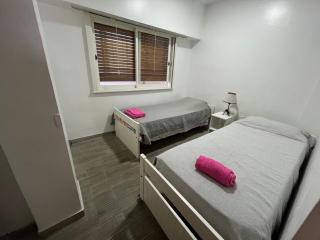 Hermoso departamento de 70 metros con balcon - 1