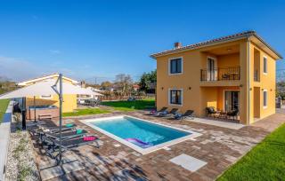 Lovely Home In Gajana - Gajana - 0